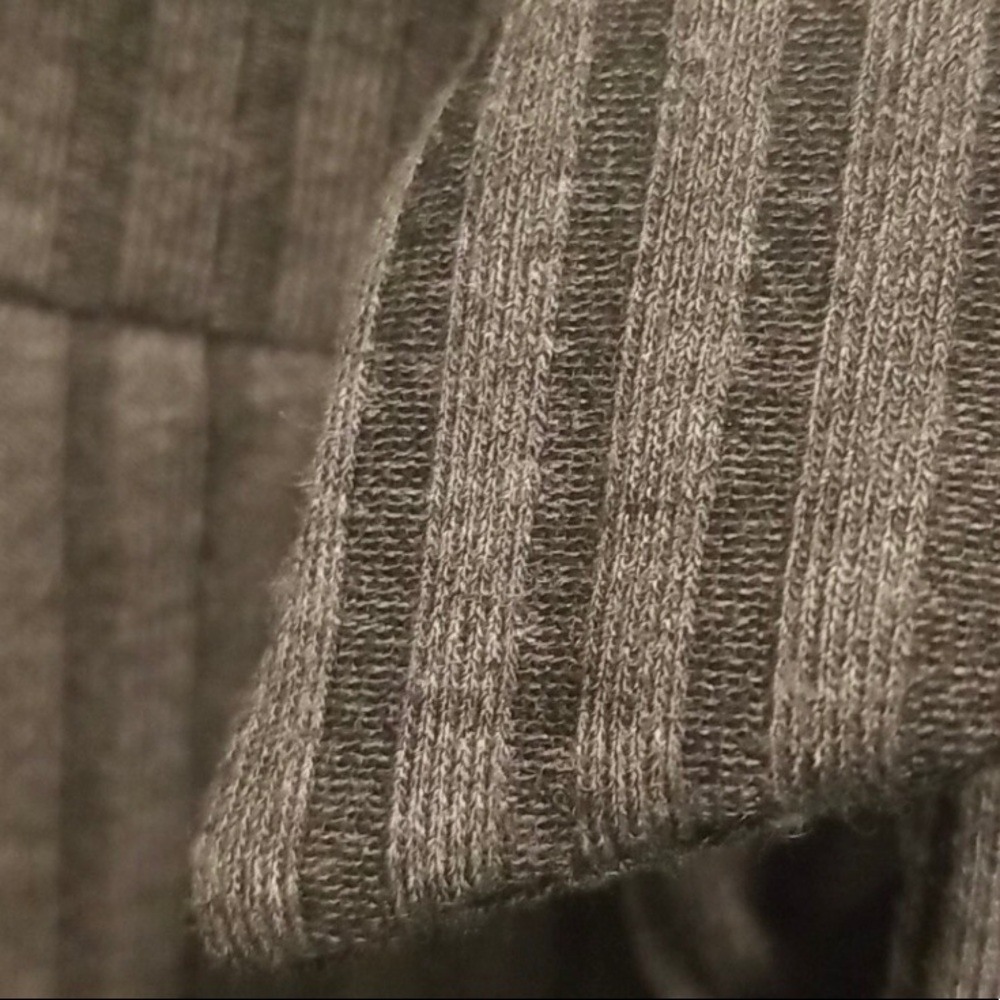 A VERY ELEGANT GRAY-COLORED, CATO BRAND SKIRT… - Picture 2 of 3